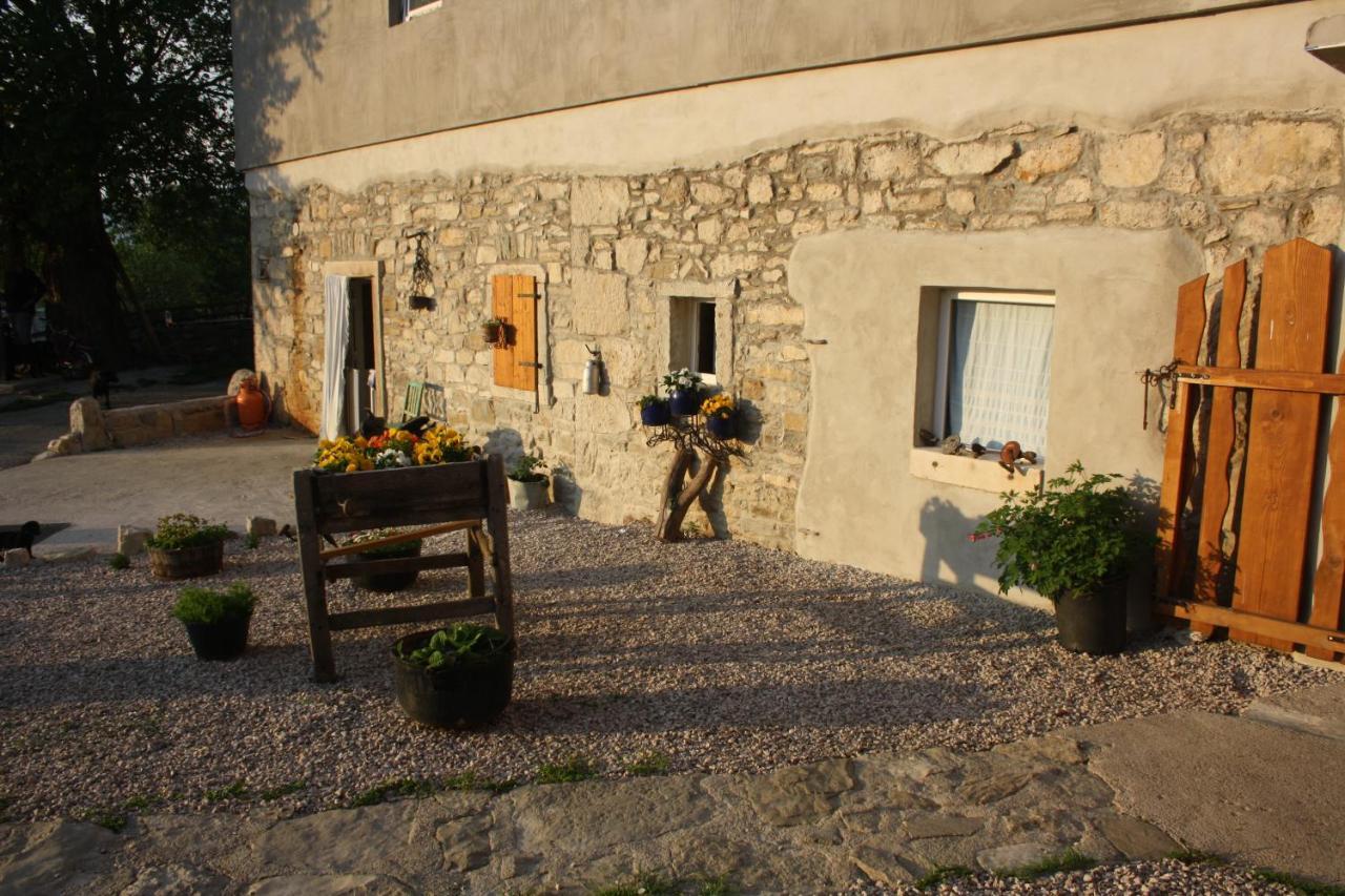 Ferienwohnung Kuca Za Odmor Lana Kršan Exterior foto